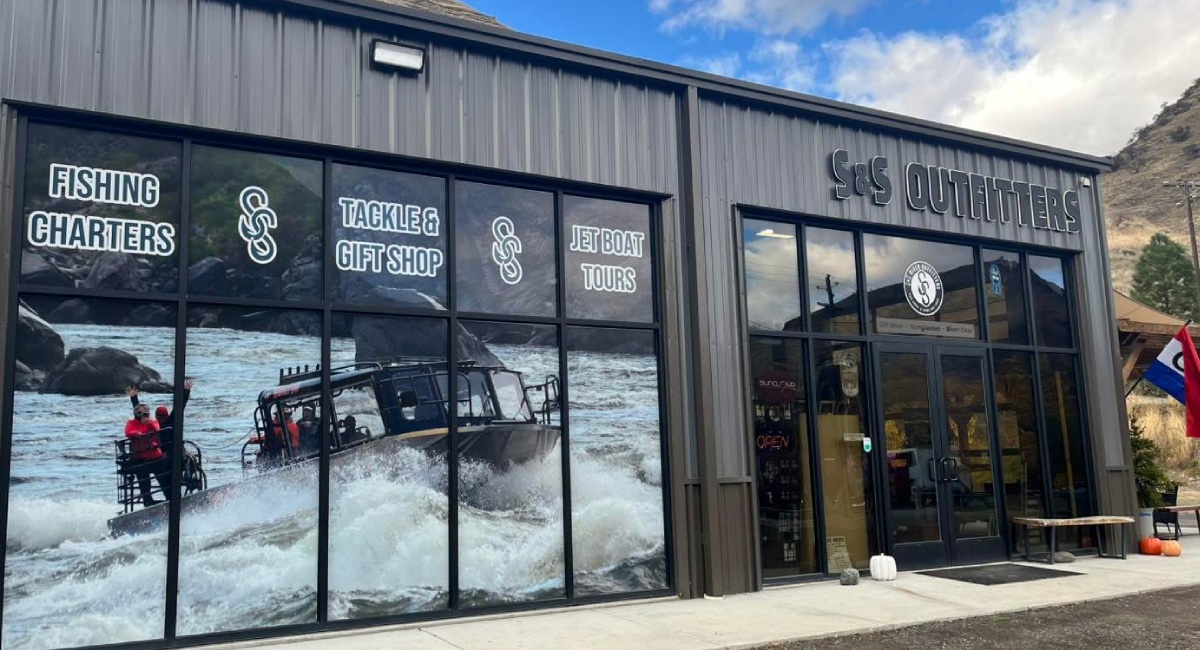 S&S River Outfitters store and tackle shop