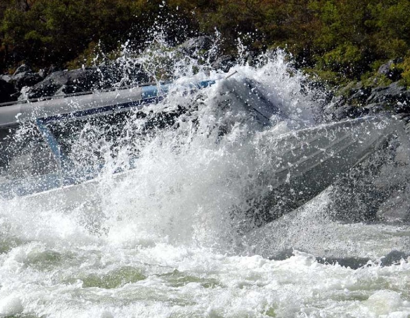 jet boat running snake river